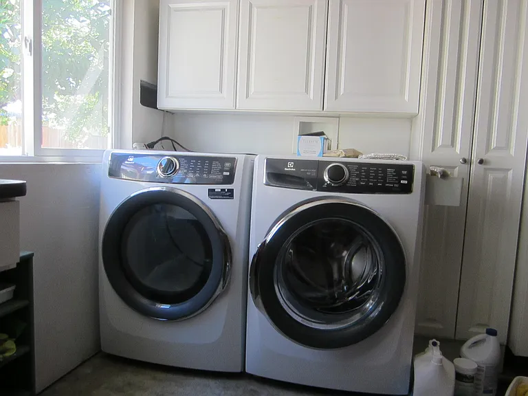 943 Wright St — Photo 10