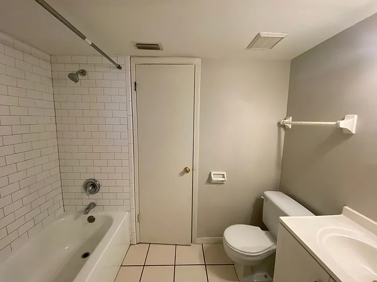 469 Crabapple Ct #B — Photo 16