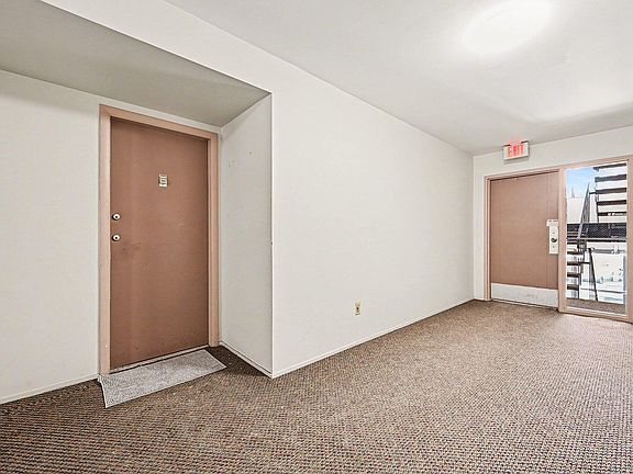 3rd image of 1215 S Maple Rd APT 202