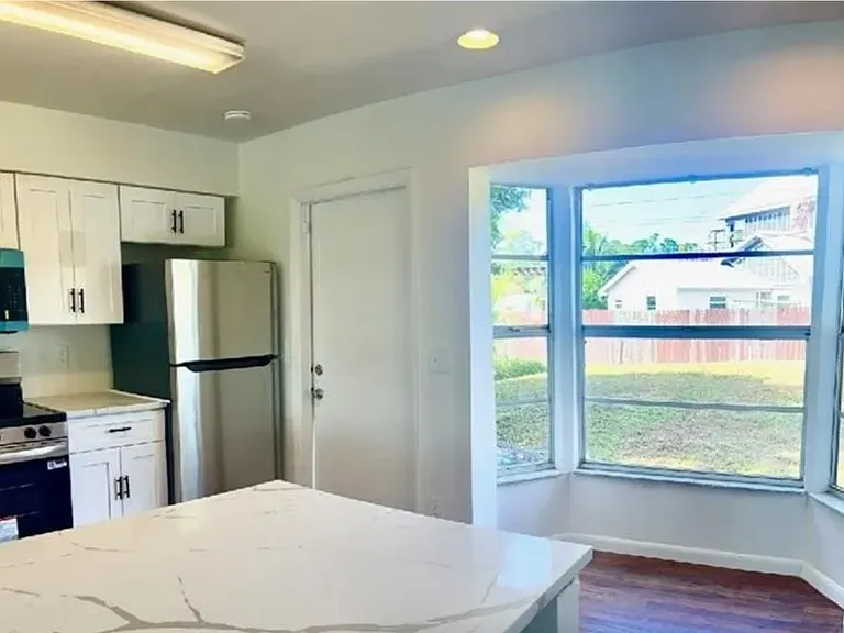 1143 Joel Blvd #B — Photo 9