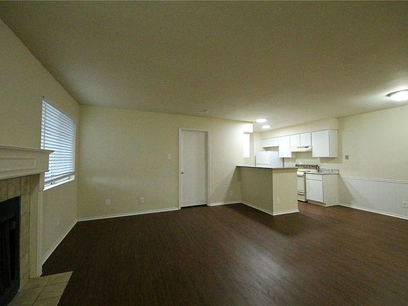 4th image of 11704 Kings View Ct #A
