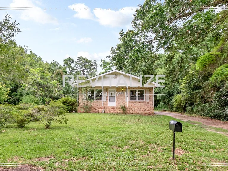 2121 Barron Pl — Photo 4