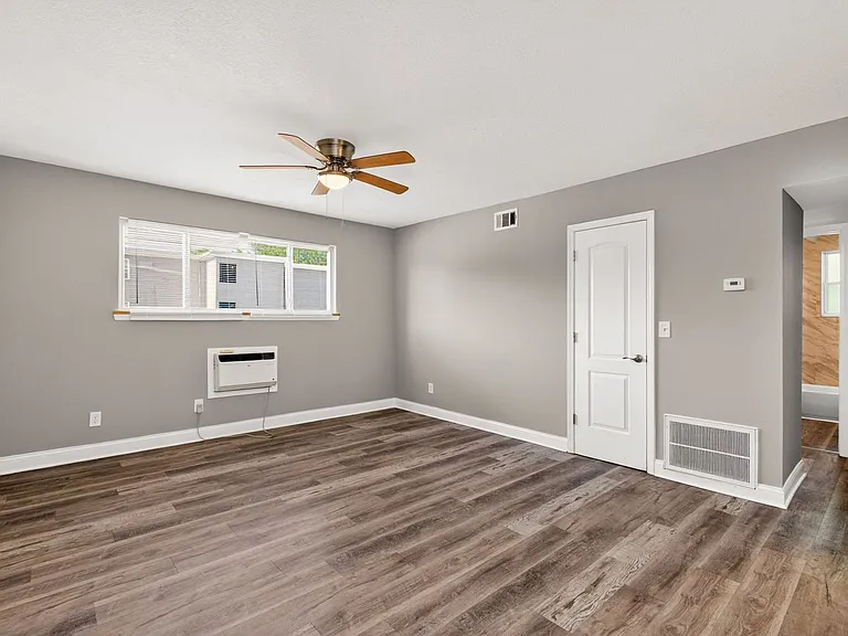 1580 E Mound St — Photo 8