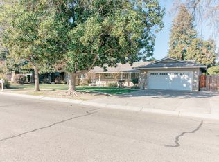 3226 W Royal Oaks Dr, Visalia, CA 93277