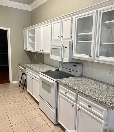 5th image of 7995 Pecan Dr