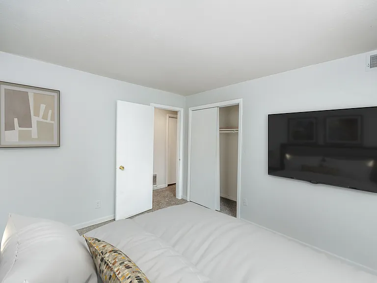 Marten Court — Photo 9