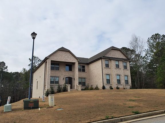 3rd image of 2505 Pattington Way NE