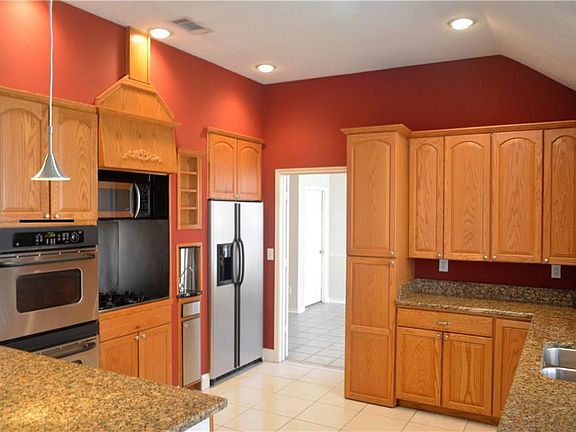 5th image of 2605 Hillside Dr