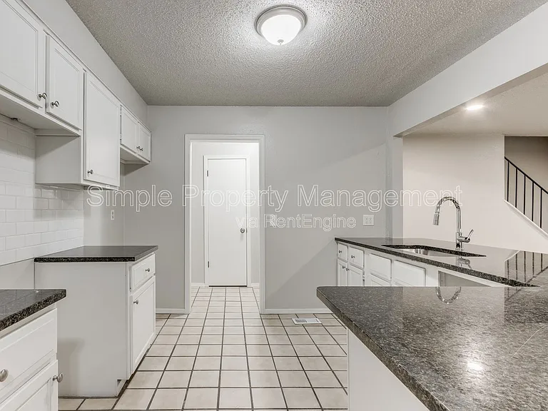 8508 Candlewood Dr — Photo 8