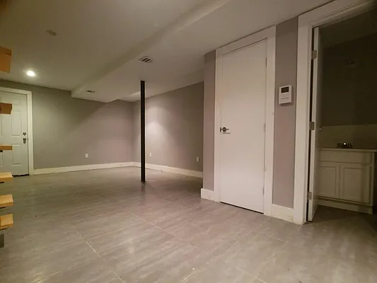 Rented by Evergreen Apartments BK | media 40