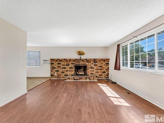 4th image of 1776 Plymouth Way