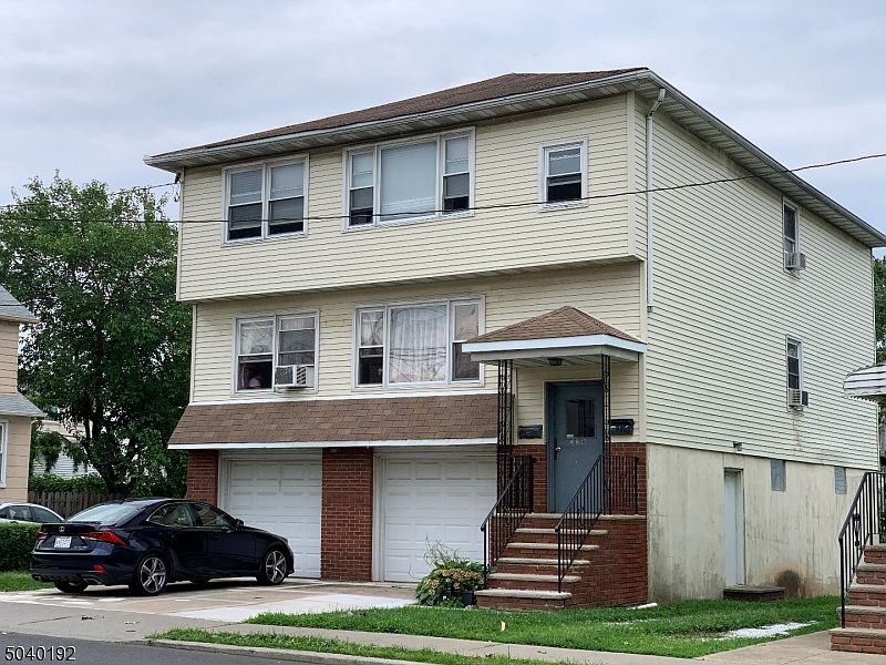 2nd image of 338 Long Ave