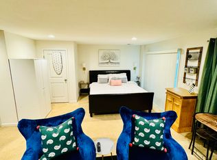 214 W General Grey Ct, Newark, DE 19702