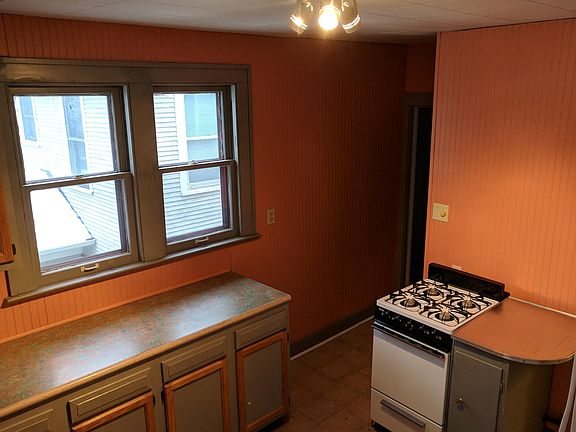 5th image of 341 Carlton Ave SE #2