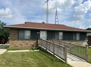 5326 68th St, Kenosha, WI 53142