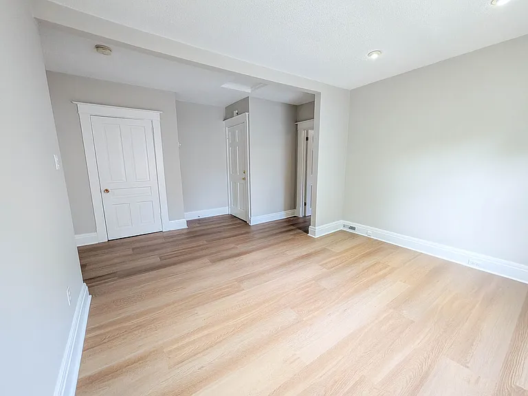 6 Wolseley Ave #2 — Photo 4
