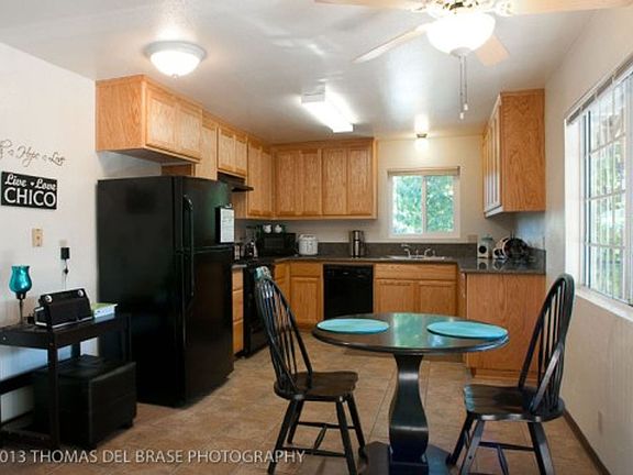 2nd image of 721 W 11th St #1ae8952bf