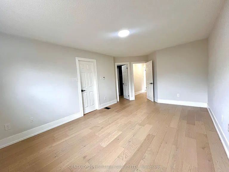 100 Woodroof Cres — Photo 12