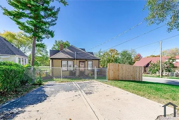 6401 Chestnut Ave — Photo 4