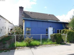 644 8th St, Myrtle Point, OR 97458