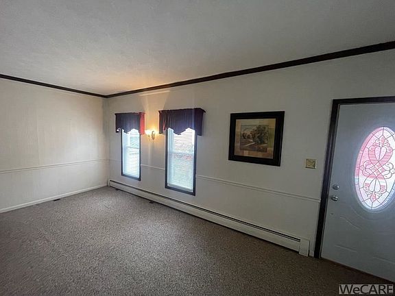 2nd image of 401 W Sycamore St