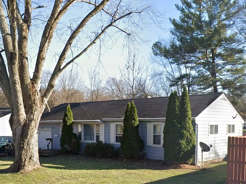 351 Thompson St