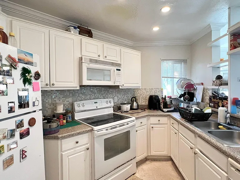 7525 Charmant Dr #110 — Photo 4