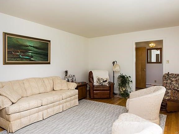 5th image of 1308 Marl Bank Dr