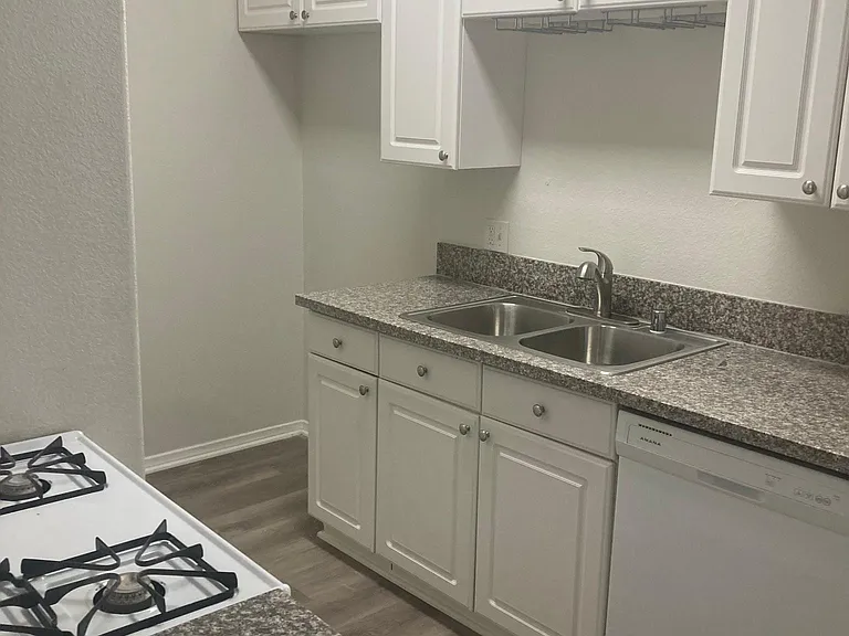 4627 Tilden Ave — Photo 14