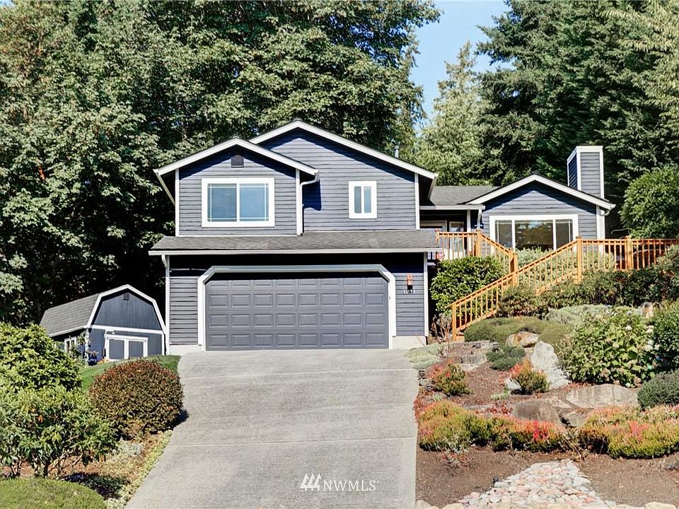 1st image of 1031 215th Ave NE