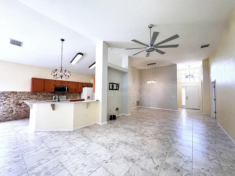 140 Moss Ln — Photo 6