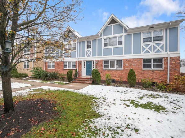 92 Bon Aire Circle, Suffern, NY 10901