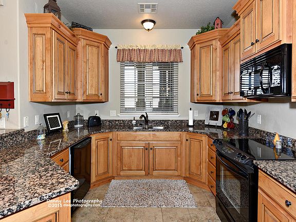 4th image of 810 S Dixie Dr Unit 1526