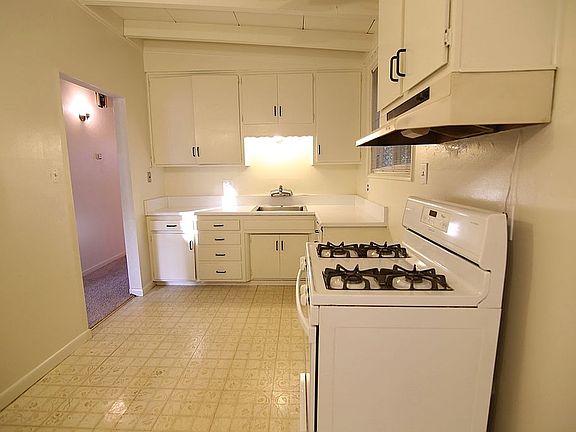 2nd image of 25079 Thomas Ave