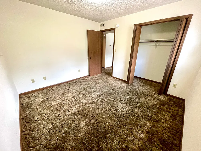 4515 W Millbrook Dr #E — Photo 10
