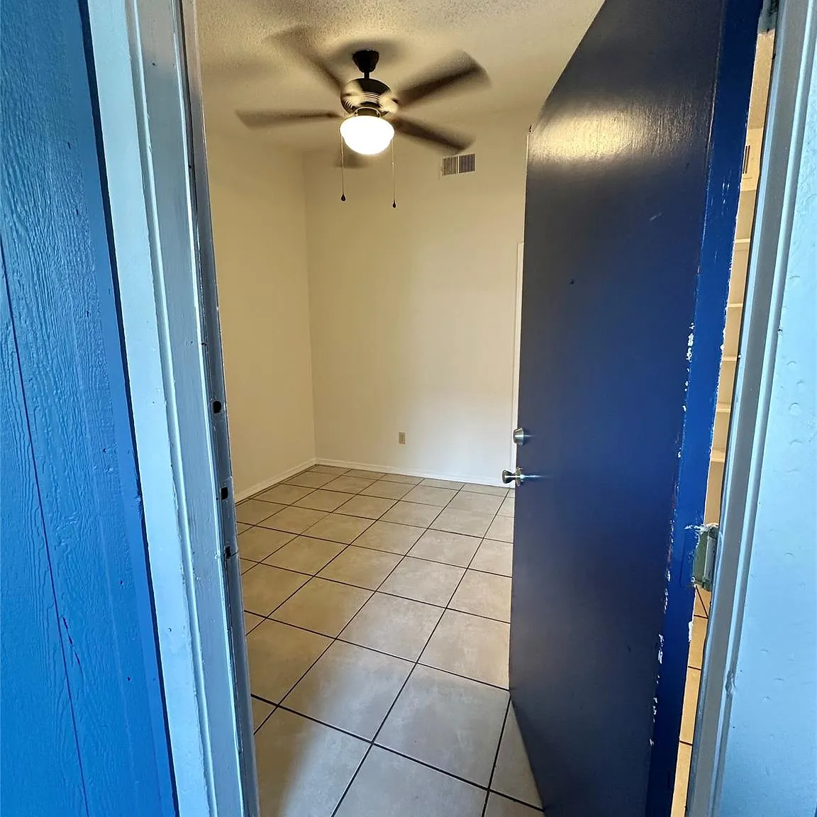 1 bed, 1.0 bath, 450 sqft, $950 — Photo 4
