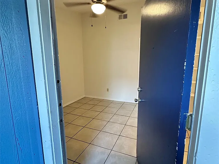 4322 Gillis St #206 — Photo 3