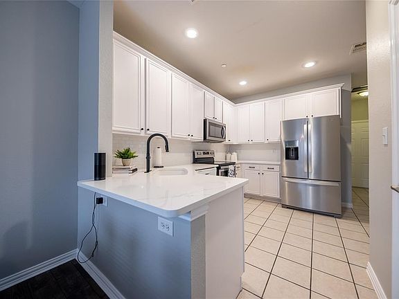 2nd image of 7129 Brentdale Ln