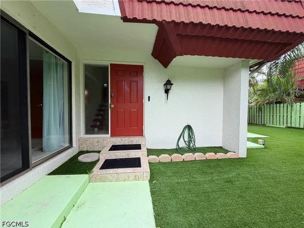 10927 Meadow Lark Cove Dr, Fort Myers, FL 33908