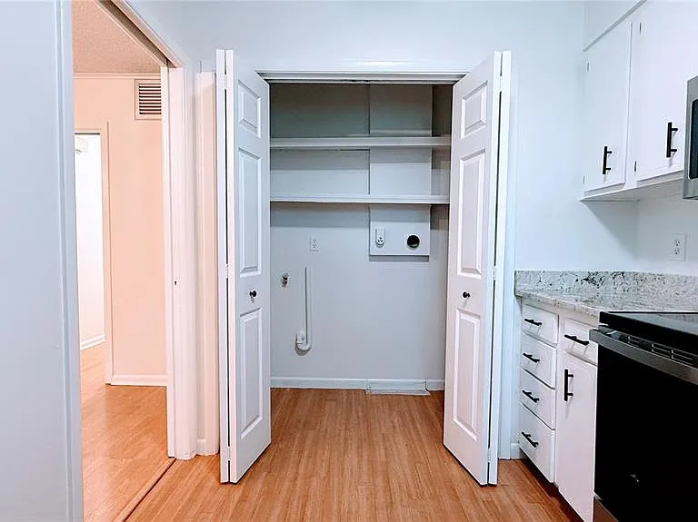 3429 S Polk Ave — Photo 11