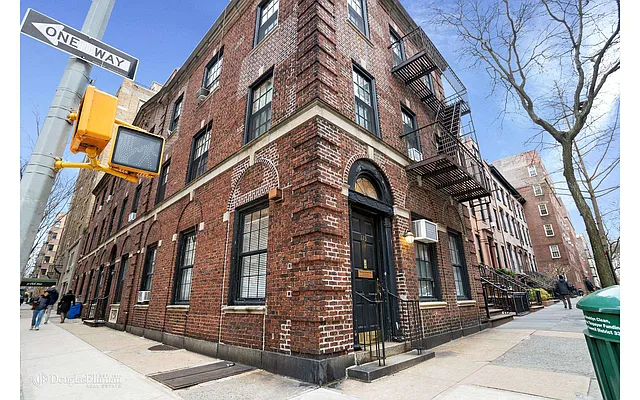 Rented by Douglas Elliman | media 7