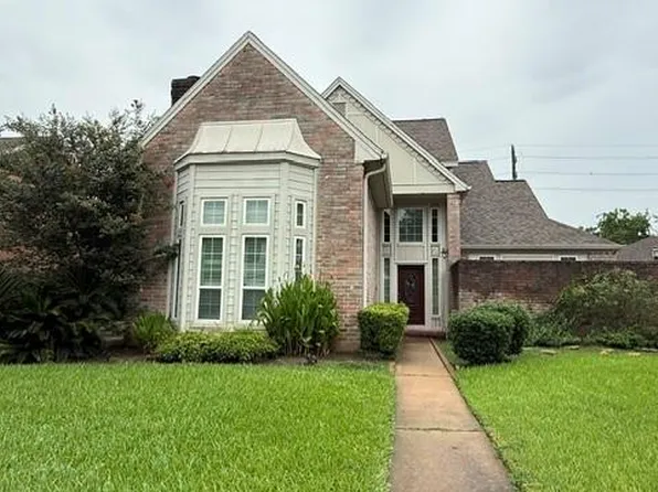 907 Goldfinch Ave, Sugar Land, TX 77478