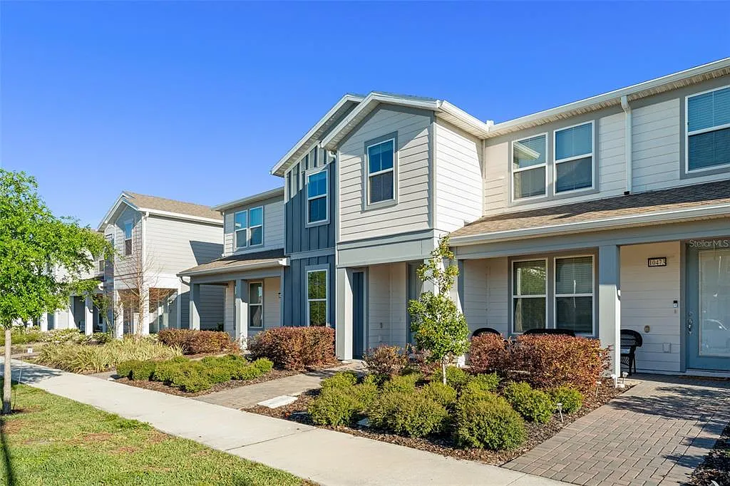 4 bed, 3.0 bath, 1809 sqft, $3,000 — Photo 2