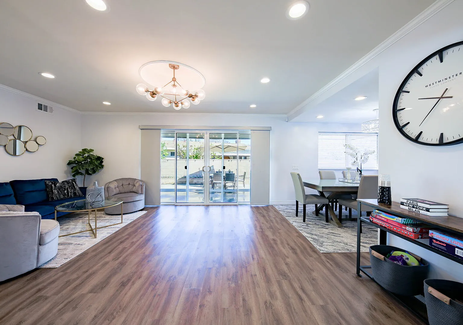 5 Bedroom 3 Bathroom Cozy Comfy Private Home w/Gate and Patio — Photo 3