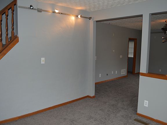 5th image of 165 N 3rd St