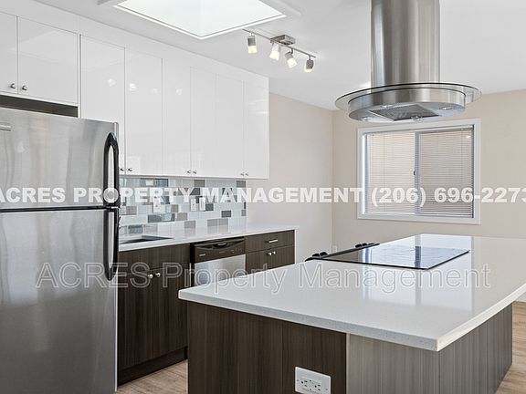3rd image of 715 Nob Hill Ave N APT 41