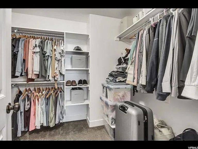 229 E Bridgewater Ln — Photo 22