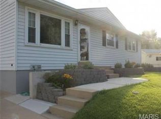 11052 Ridge Forest Ct, Saint Louis, MO 63126