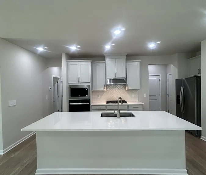 1025 Saint Lawrence Dr — Photo 3