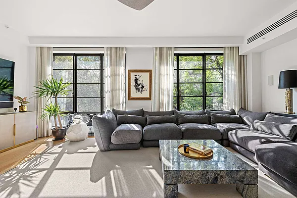 Rented by Nest Seekers International | media 23